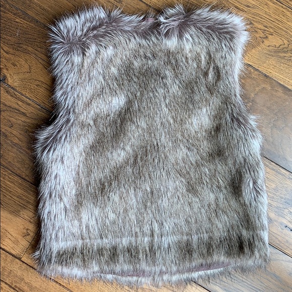 Ellison Faux Fur Vest (S) - Picture 2 of 6